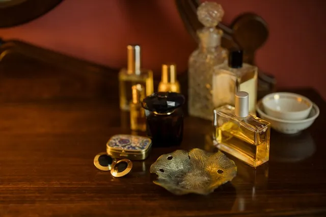 Perfumy, woda toaletowa, a może woda perfumowana? Co wybrać?